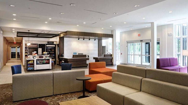 <b>Hilton Garden Inn Bel Air Lobby</b>. Images powered by <a href="https://iceportal.shijigroup.com/" title="IcePortal" target="_blank">IcePortal</a>.