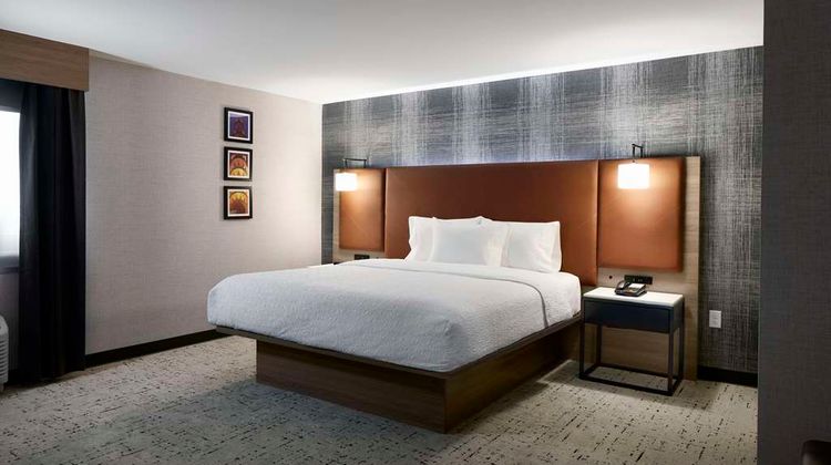 Hampton Inn Newark Airport Room