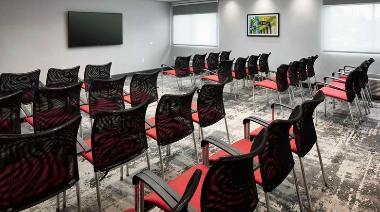 <b>Hampton Inn Newark Airport Meeting</b>. Images powered by <a href="https://iceportal.shijigroup.com/" title="IcePortal" target="_blank">IcePortal</a>.
