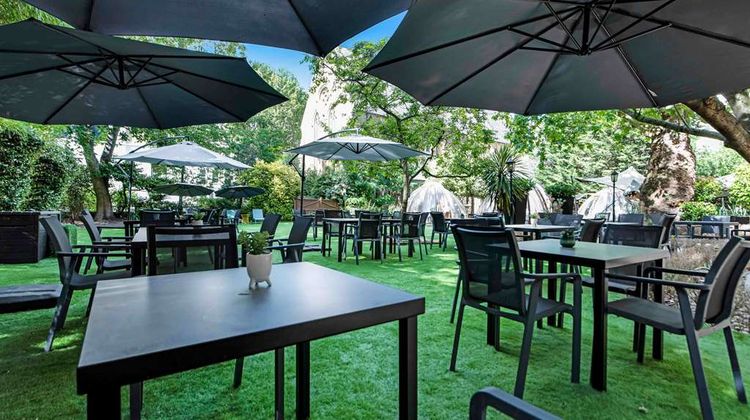 DoubleTree by Hilton London Kensington Exterior
