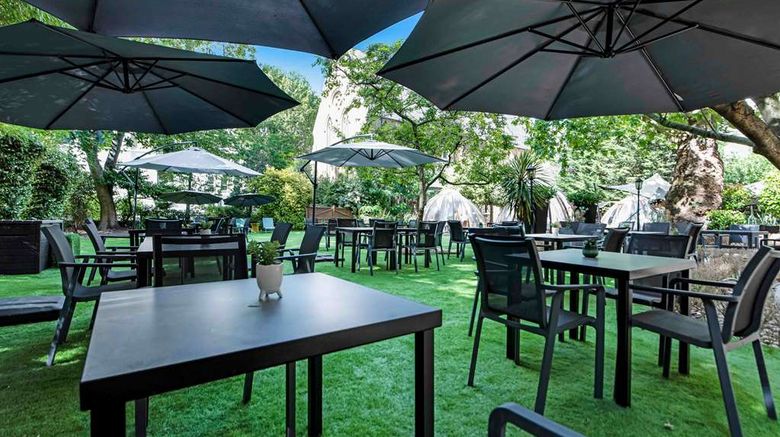 <b>DoubleTree by Hilton London Kensington Exterior</b>. Images powered by <a href="https://iceportal.shijigroup.com/" title="IcePortal" target="_blank">IcePortal</a>.