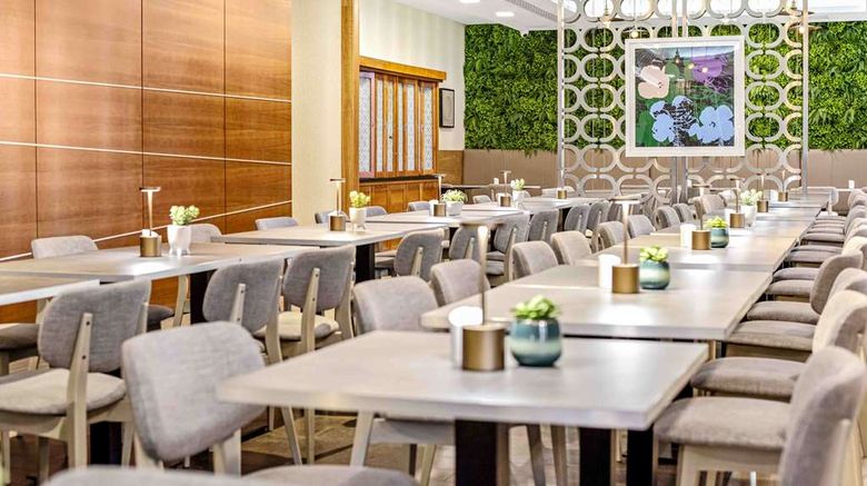 <b>DoubleTree by Hilton London Kensington Restaurant</b>. Images powered by <a href="https://iceportal.shijigroup.com/" title="IcePortal" target="_blank">IcePortal</a>.