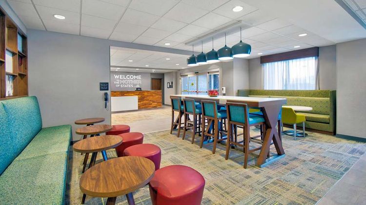 Hampton Inn Abingdon Lobby