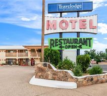 Travelodge by Wyndham Las Vegas NM Exterior