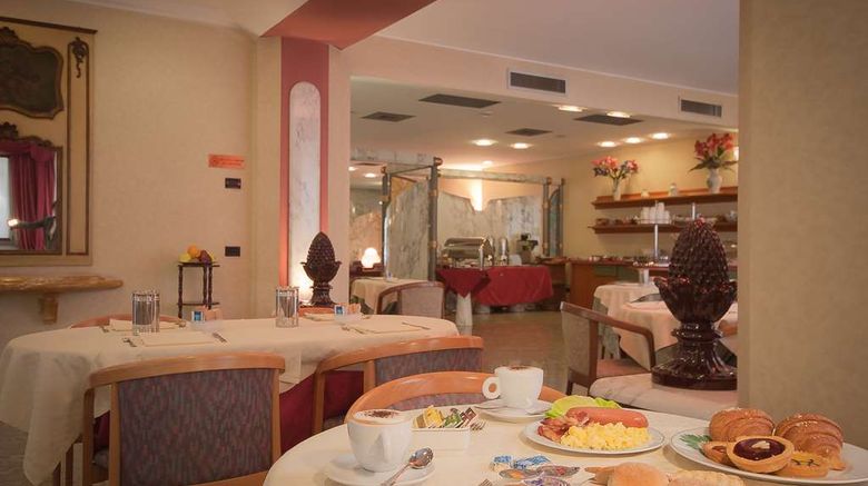 <b>Sunflower Hotel Restaurant</b>. Images powered by <a href="https://iceportal.shijigroup.com/" title="IcePortal" target="_blank">IcePortal</a>.