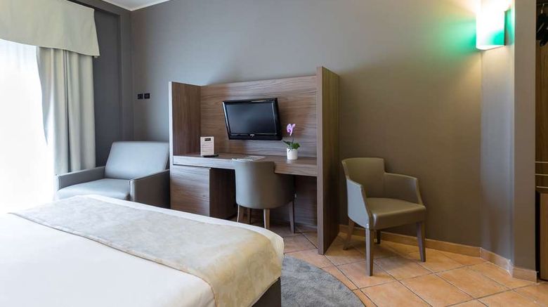 <b>Sunflower Hotel Room</b>. Images powered by <a href="https://iceportal.shijigroup.com/" title="IcePortal" target="_blank">IcePortal</a>.