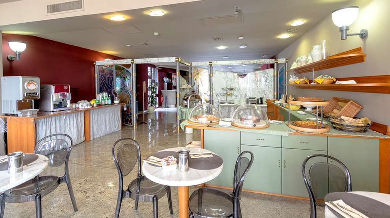 <b>Sunflower Hotel Restaurant</b>. Images powered by <a href="https://iceportal.shijigroup.com/" title="IcePortal" target="_blank">IcePortal</a>.