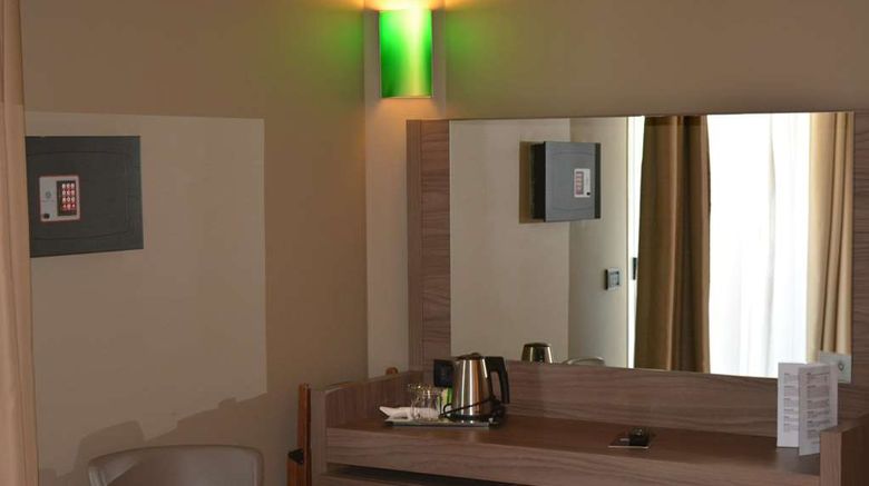<b>Sunflower Hotel Room</b>. Images powered by <a href="https://iceportal.shijigroup.com/" title="IcePortal" target="_blank">IcePortal</a>.