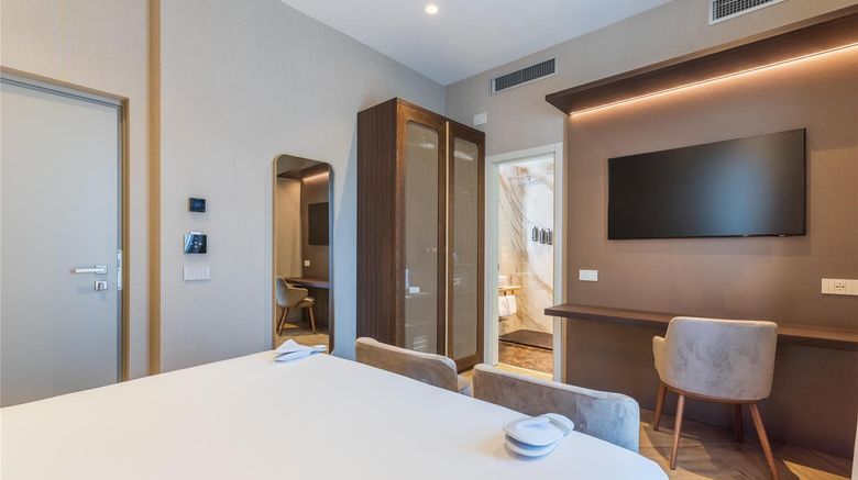 <b>Rafaello, Sure Hotel Collection by BW Room</b>. Images powered by <a href="https://iceportal.shijigroup.com/" title="IcePortal" target="_blank">IcePortal</a>.