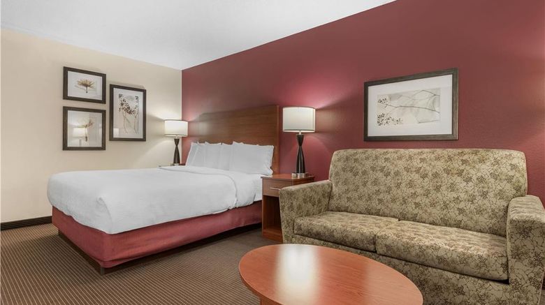 <b>SureStay Plus by Best Western Litchfield Room</b>. Images powered by <a href="https://iceportal.shijigroup.com/" title="IcePortal" target="_blank">IcePortal</a>.