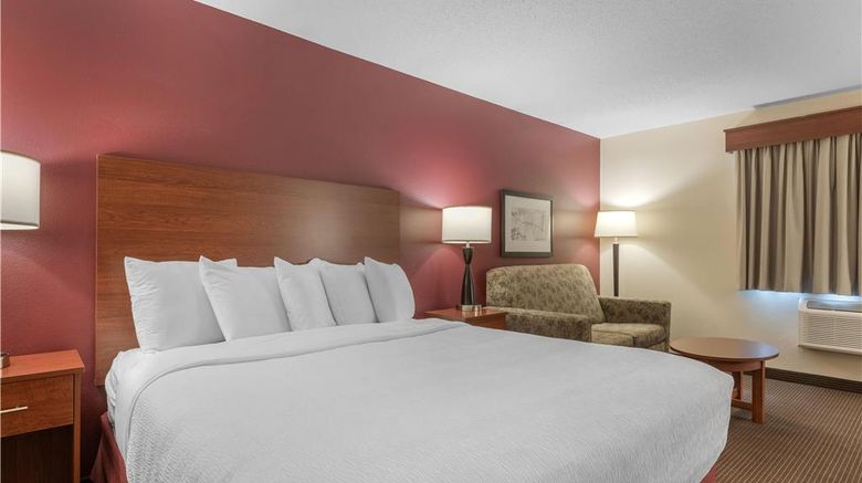 <b>SureStay Plus by Best Western Litchfield Room</b>. Images powered by <a href="https://iceportal.shijigroup.com/" title="IcePortal" target="_blank">IcePortal</a>.