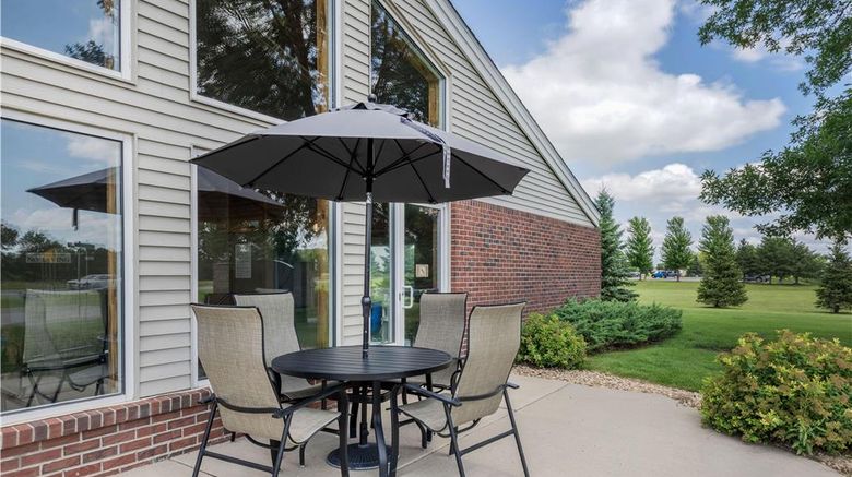 <b>SureStay Plus by Best Western Litchfield Exterior</b>. Images powered by <a href="https://iceportal.shijigroup.com/" title="IcePortal" target="_blank">IcePortal</a>.