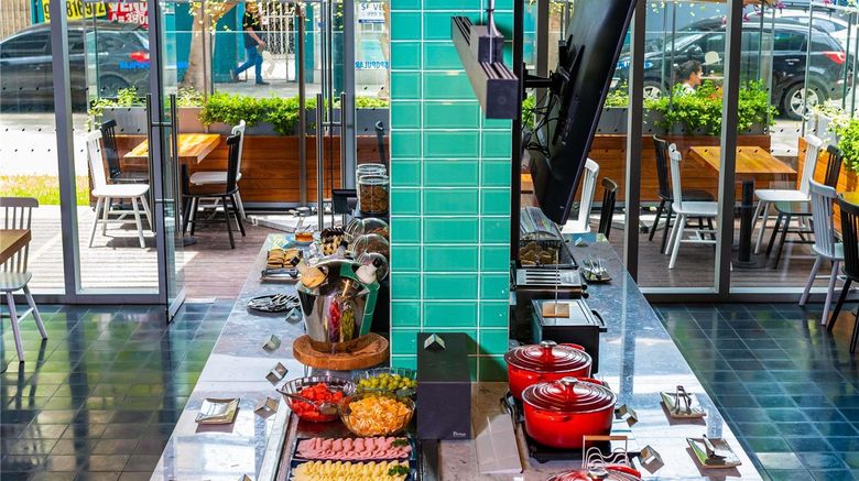 <b>Ibis Styles Lima San Isidro Hotel Restaurant</b>. Images powered by <a href="https://iceportal.shijigroup.com/" title="IcePortal" target="_blank">IcePortal</a>.