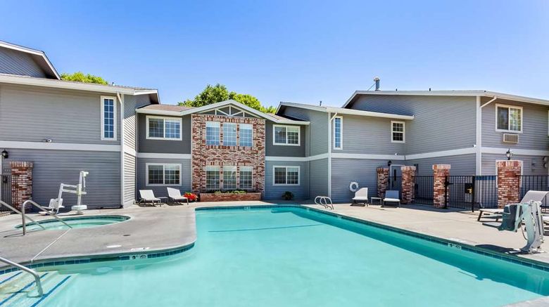 <b>Comfort Inn and Suites Susanville Pool</b>. Images powered by <a href="https://iceportal.shijigroup.com/" title="IcePortal" target="_blank">IcePortal</a>.