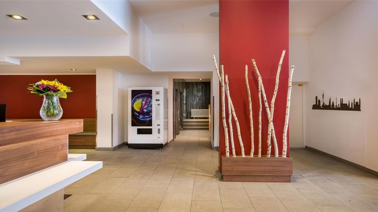 Sure Hotel by BW Muenchen Hauptbahnhof Lobby. Images powered by <a href="https://iceportal.shijigroup.com" target="_blank" rel="noopener">Ice Portal</a>.