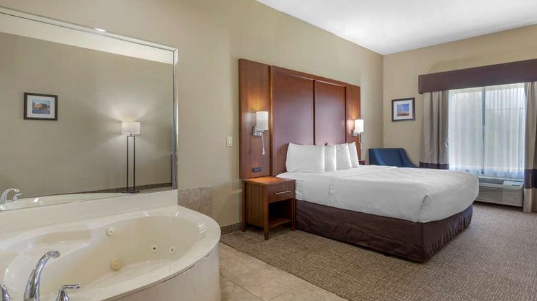 <b>Best Western Texas City Suite</b>. Images powered by <a href="https://iceportal.shijigroup.com/" title="IcePortal" target="_blank">IcePortal</a>.