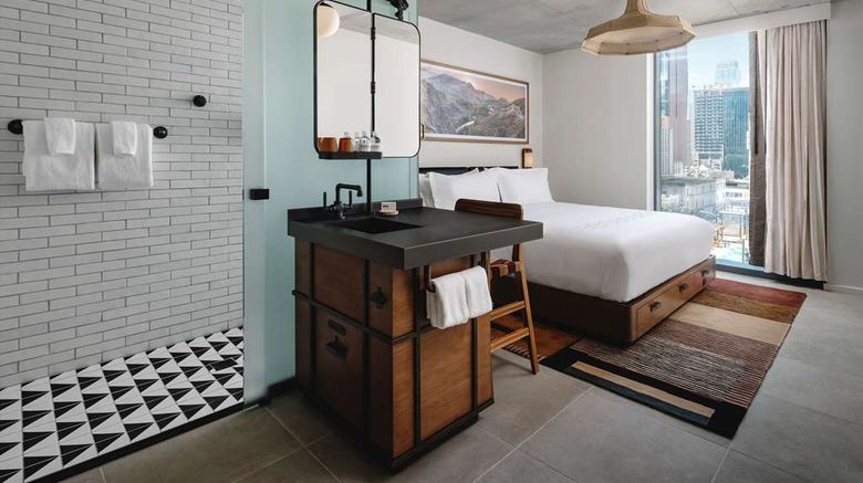 <b>tommie Austin Room</b>. Images powered by <a href="https://iceportal.shijigroup.com/" title="IcePortal" target="_blank">IcePortal</a>.