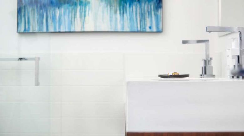 <b>The Walper Hotel Room</b>. Images powered by <a href="https://iceportal.shijigroup.com/" title="IcePortal" target="_blank">IcePortal</a>.