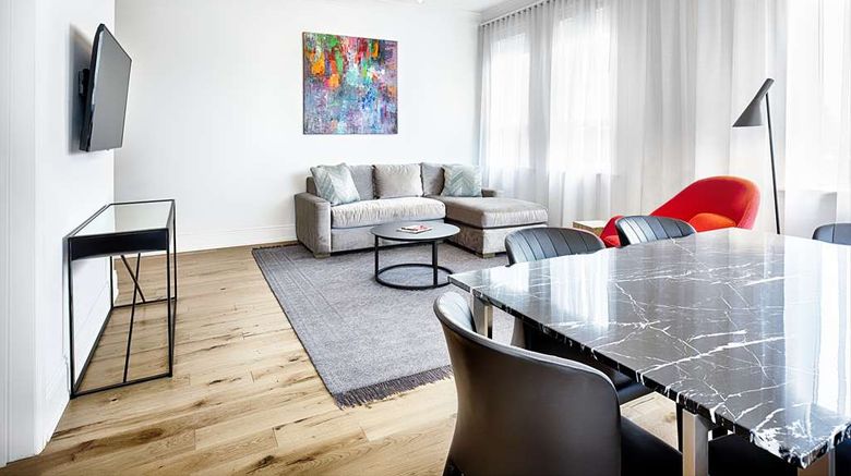 <b>The Walper Hotel Suite</b>. Images powered by <a href="https://iceportal.shijigroup.com/" title="IcePortal" target="_blank">IcePortal</a>.