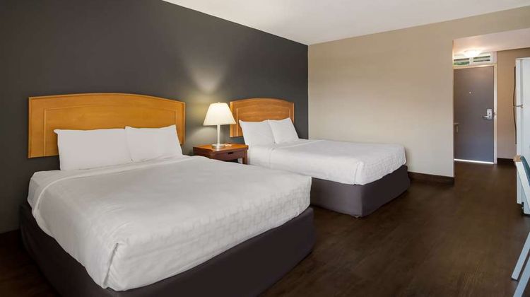 Acadian Inn Kamloops Room