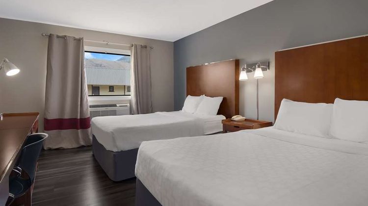 Acadian Inn Kamloops Room
