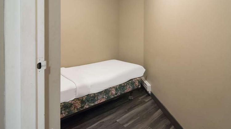 Acadian Inn Kamloops Room