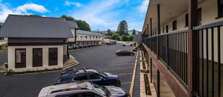 Acadian Inn Kamloops Exterior