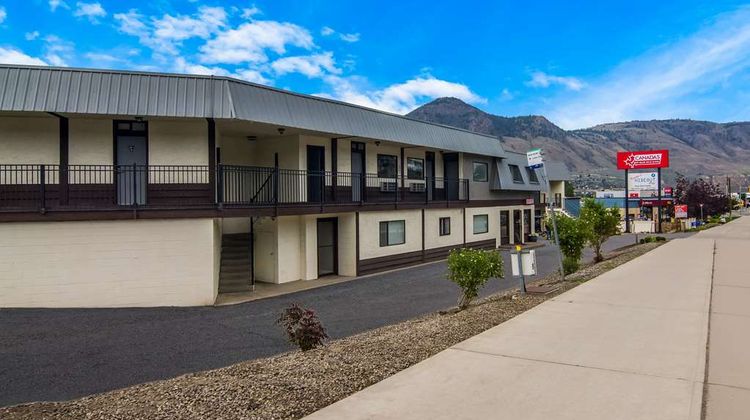Acadian Inn Kamloops Exterior