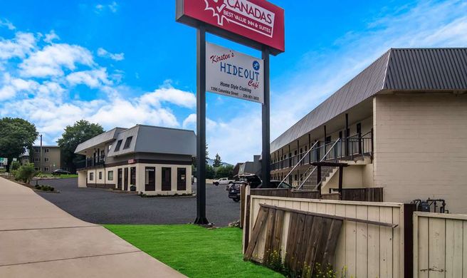 Acadian Inn Kamloops Exterior
