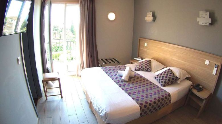 <b>Atoll Hotel Room</b>. Images powered by <a href="https://iceportal.shijigroup.com/" title="IcePortal" target="_blank">IcePortal</a>.