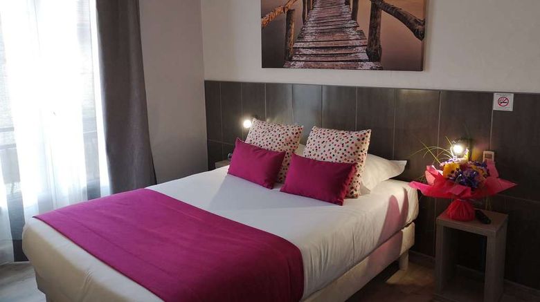 <b>Atoll Hotel Room</b>. Images powered by <a href="https://iceportal.shijigroup.com/" title="IcePortal" target="_blank">IcePortal</a>.
