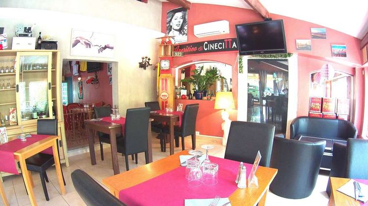 Atoll Hotel Restaurant