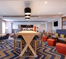 Hampton Inn Crown Point Lobby