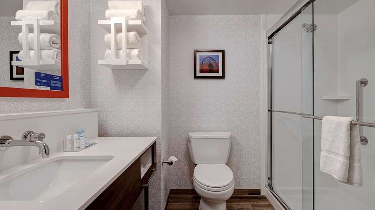 Hampton Inn Crown Point Room