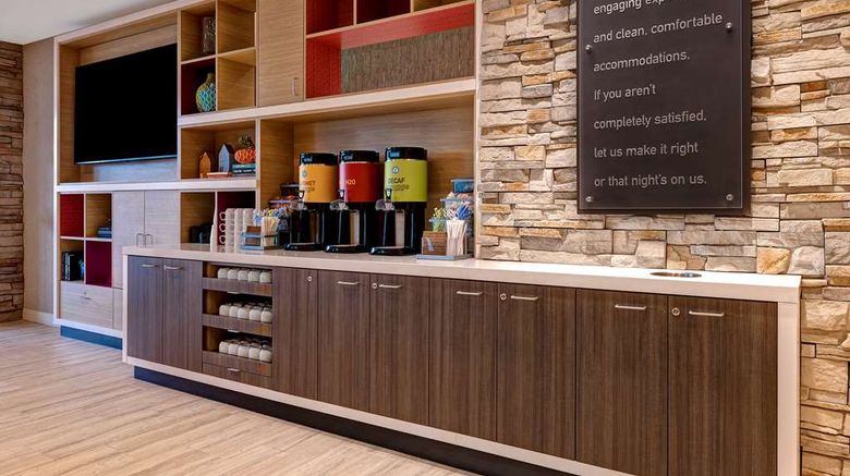 <b>Home2 Suites Lincolnshire Chicago Lobby</b>. Images powered by <a href="https://iceportal.shijigroup.com/" title="IcePortal" target="_blank">IcePortal</a>.