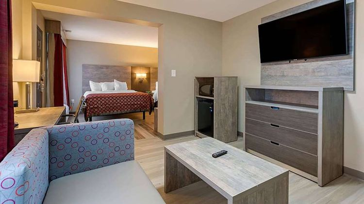 Days Inn & Suites by Wyndham Room