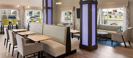 Days Inn & Suites by Wyndham Lobby