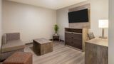 Days Inn & Suites by Wyndham Suite