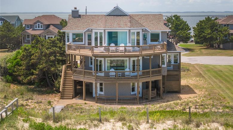 <b>Sanderling Resort Suite</b>. Images powered by <a href="https://iceportal.shijigroup.com/" title="IcePortal" target="_blank">IcePortal</a>.