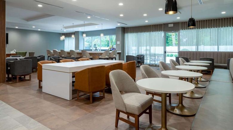 <b>Wyndham Garden Orlando Airport Restaurant</b>. Images powered by <a href="https://iceportal.shijigroup.com/" title="IcePortal" target="_blank">IcePortal</a>.