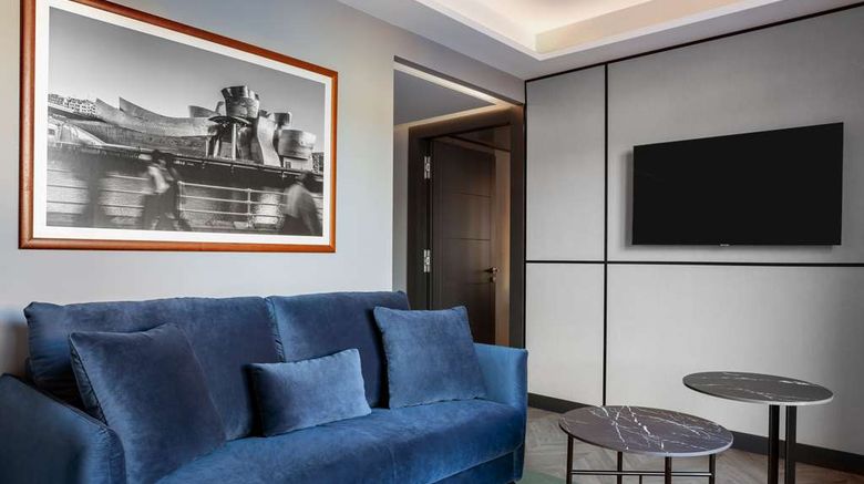 <b>Radisson Collection, Gran Via Bilbao Suite</b>. Images powered by <a href="https://iceportal.shijigroup.com/" title="IcePortal" target="_blank">IcePortal</a>.