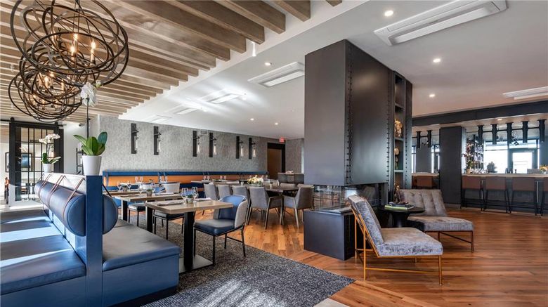 <b>Cambria Hotel Portland Downtown Restaurant</b>. Images powered by <a href="https://iceportal.shijigroup.com/" title="IcePortal" target="_blank">IcePortal</a>.