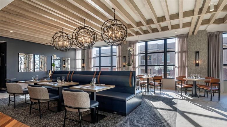 <b>Cambria Hotel Portland Downtown Restaurant</b>. Images powered by <a href="https://iceportal.shijigroup.com/" title="IcePortal" target="_blank">IcePortal</a>.