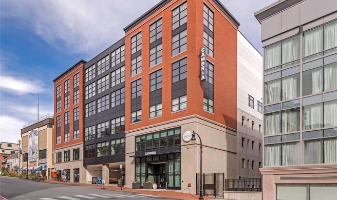 Cambria Hotel Portland Downtown Exterior
