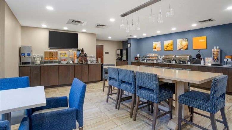 <b>Comfort Suites Huntersville Restaurant</b>. Images powered by <a href="https://iceportal.shijigroup.com/" title="IcePortal" target="_blank">IcePortal</a>.