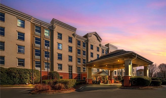 Comfort Suites Huntersville Exterior