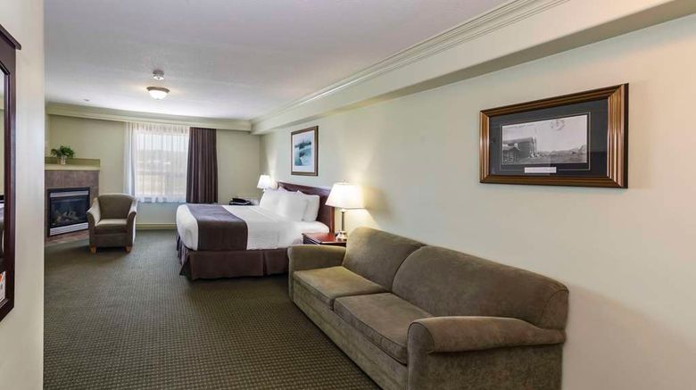 <b>Quality Inn and Suites Whitecourt Room</b>. Images powered by <a href="https://iceportal.shijigroup.com/" title="IcePortal" target="_blank">IcePortal</a>.