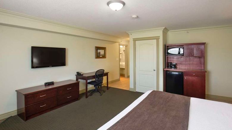 <b>Quality Inn and Suites Whitecourt Room</b>. Images powered by <a href="https://iceportal.shijigroup.com/" title="IcePortal" target="_blank">IcePortal</a>.