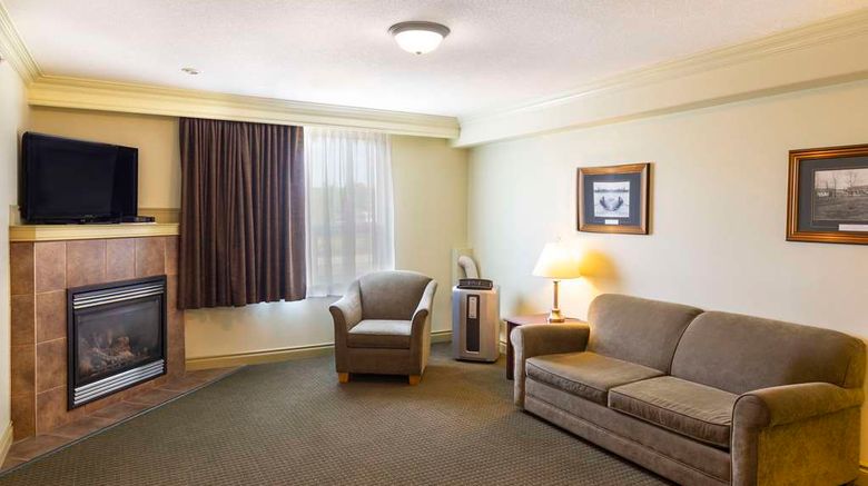 <b>Quality Inn and Suites Whitecourt Suite</b>. Images powered by <a href="https://iceportal.shijigroup.com/" title="IcePortal" target="_blank">IcePortal</a>.