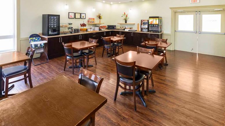 <b>Quality Inn and Suites Whitecourt Restaurant</b>. Images powered by <a href="https://iceportal.shijigroup.com/" title="IcePortal" target="_blank">IcePortal</a>.